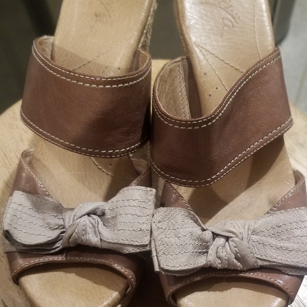 Shoes - Picture 2 of 3